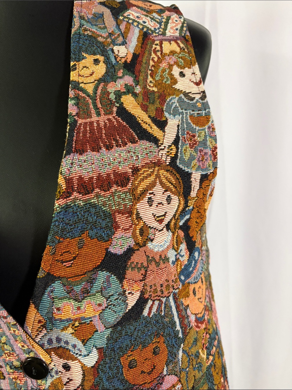 Vintage 90s Facets by Mirrors Children of the World Tapestry Print Vest - Picture 6 of 15